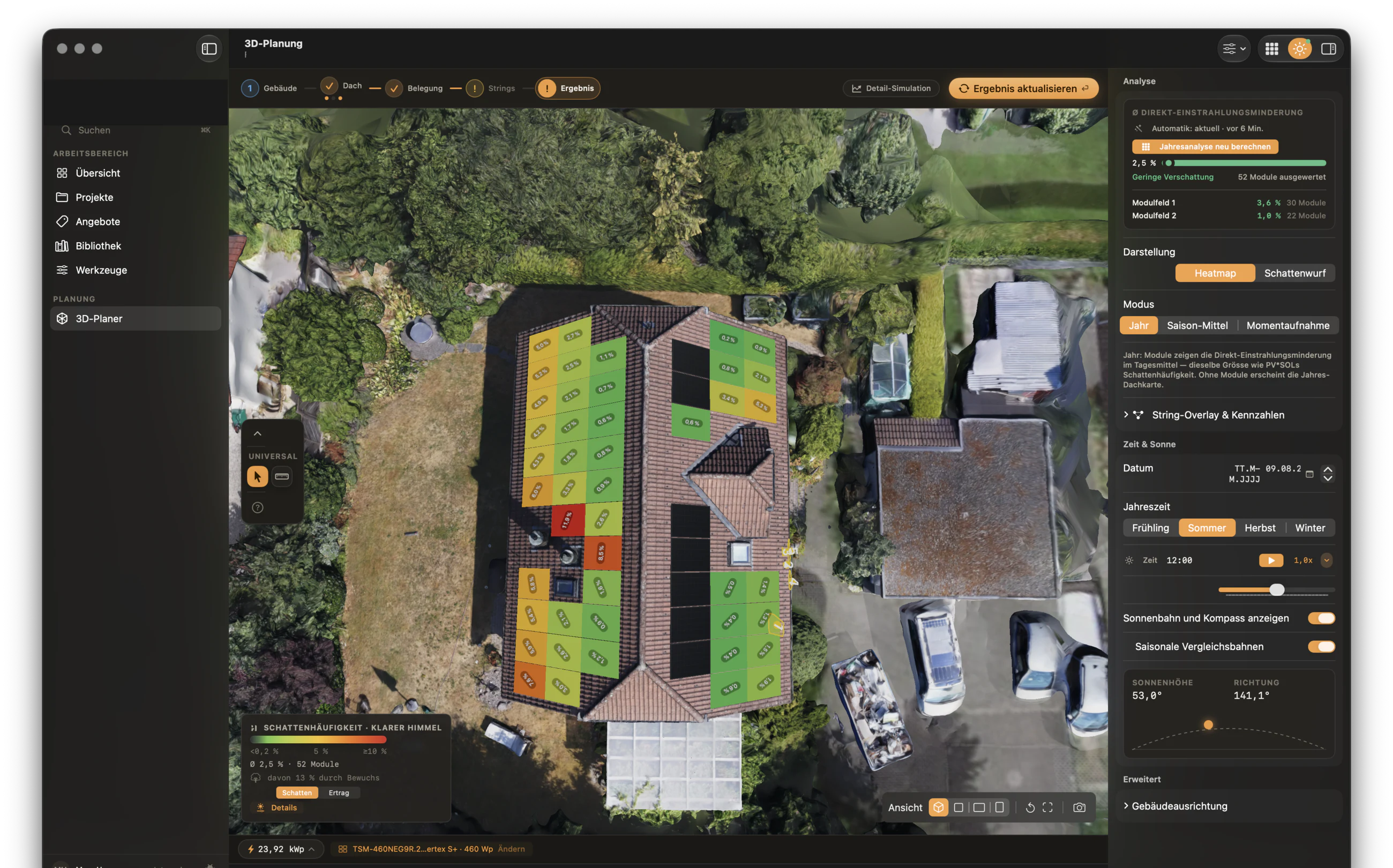PV-Pro im 3D-Planer mit Verschattungs-Heatmap über 52 belegten Modulen; die Analyse weist eine mittlere Direkt-Einstrahlungsminderung von 2,5 Prozent aus.